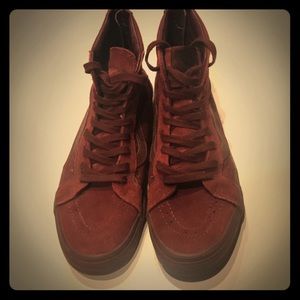 Burgundy High top men’s vans